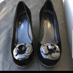 Classic Chanel heels with flower and CC sign